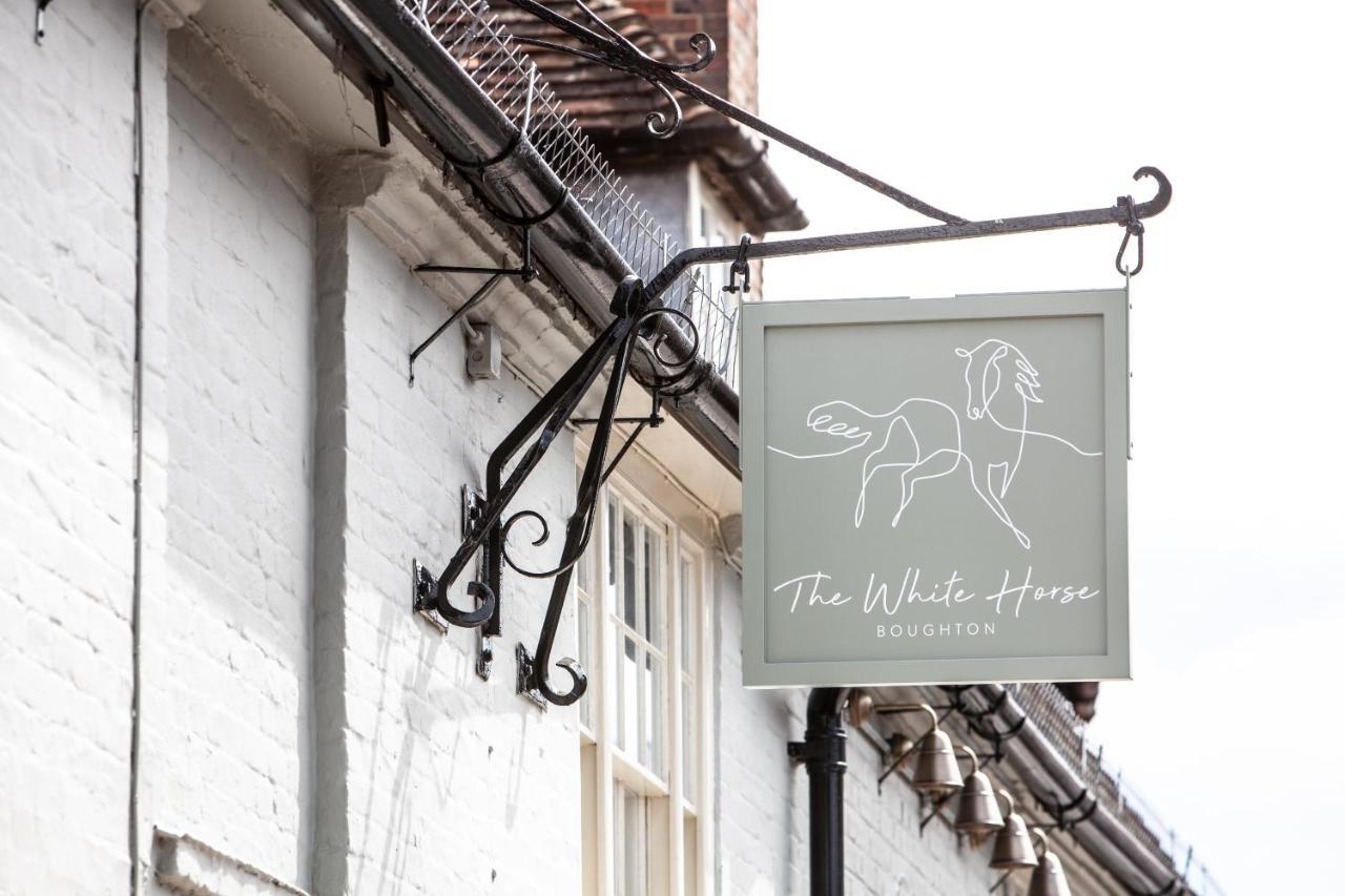 The White Horse Hotel Фейвършам Екстериор снимка